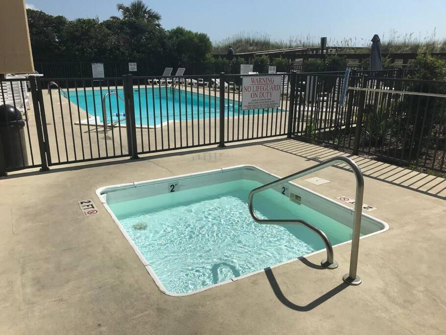 شقة Oceanfront * Pool * Elevator * Boardwalk كارولينا بيتش المظهر الخارجي الصورة